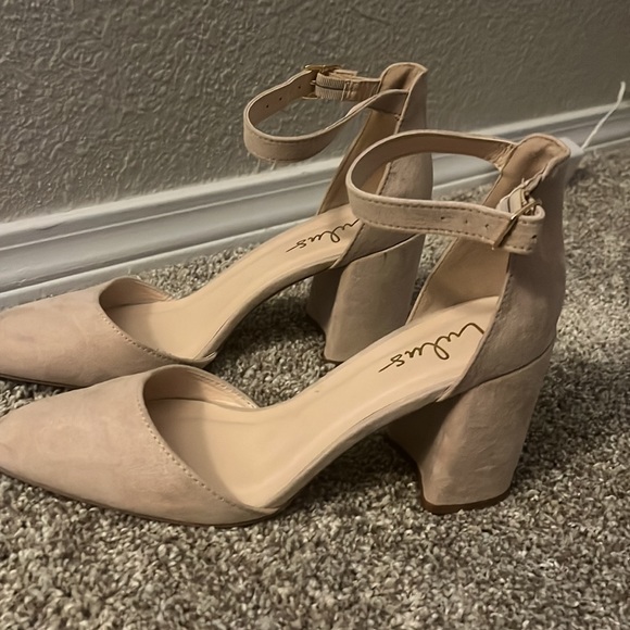 Cute and comfortable heels! - Picture 4 of 4